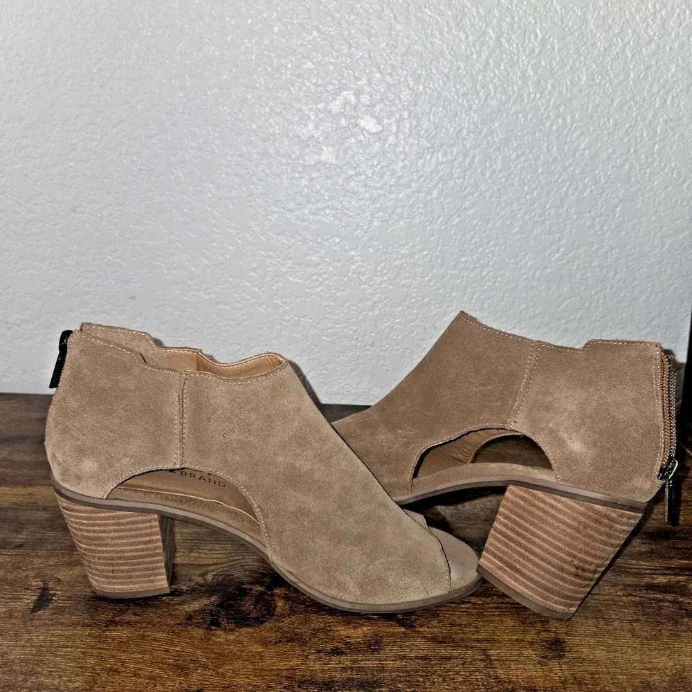 Lucky Brand Keight Booties Women 9M Tan Suede Peep Toe Cutout Block Heel Western